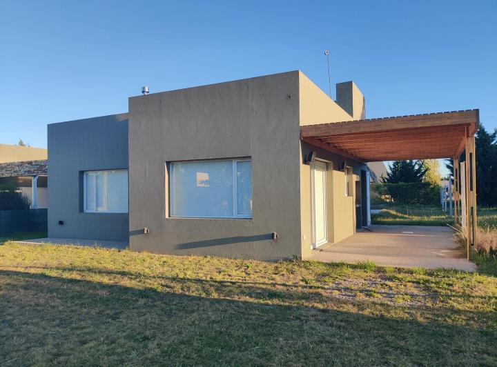 Casa · 65m² · 2 Ambientes · 1 Cochera