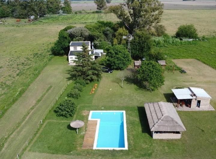 Casa · 42000m² · 4 Ambientes