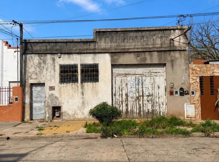 Local comercial · 232m² · 3 Ambientes · 1 Cochera