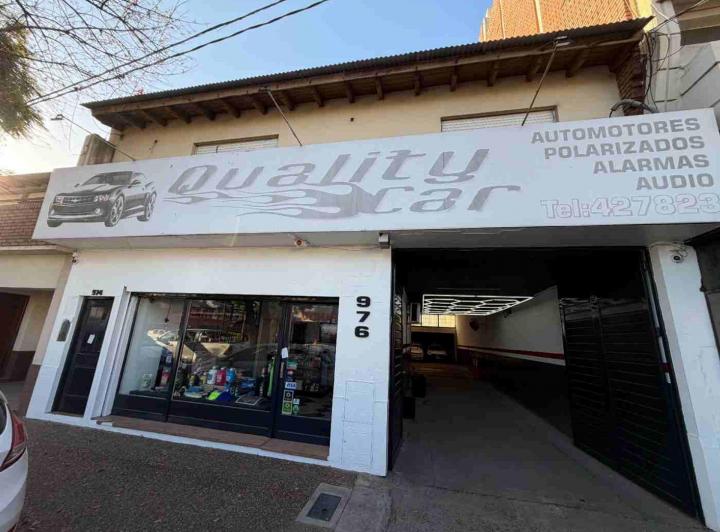 Casa · 396m² · 6 Ambientes · 1 Cochera