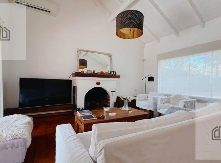 Casa · 227m² · 7 Ambientes