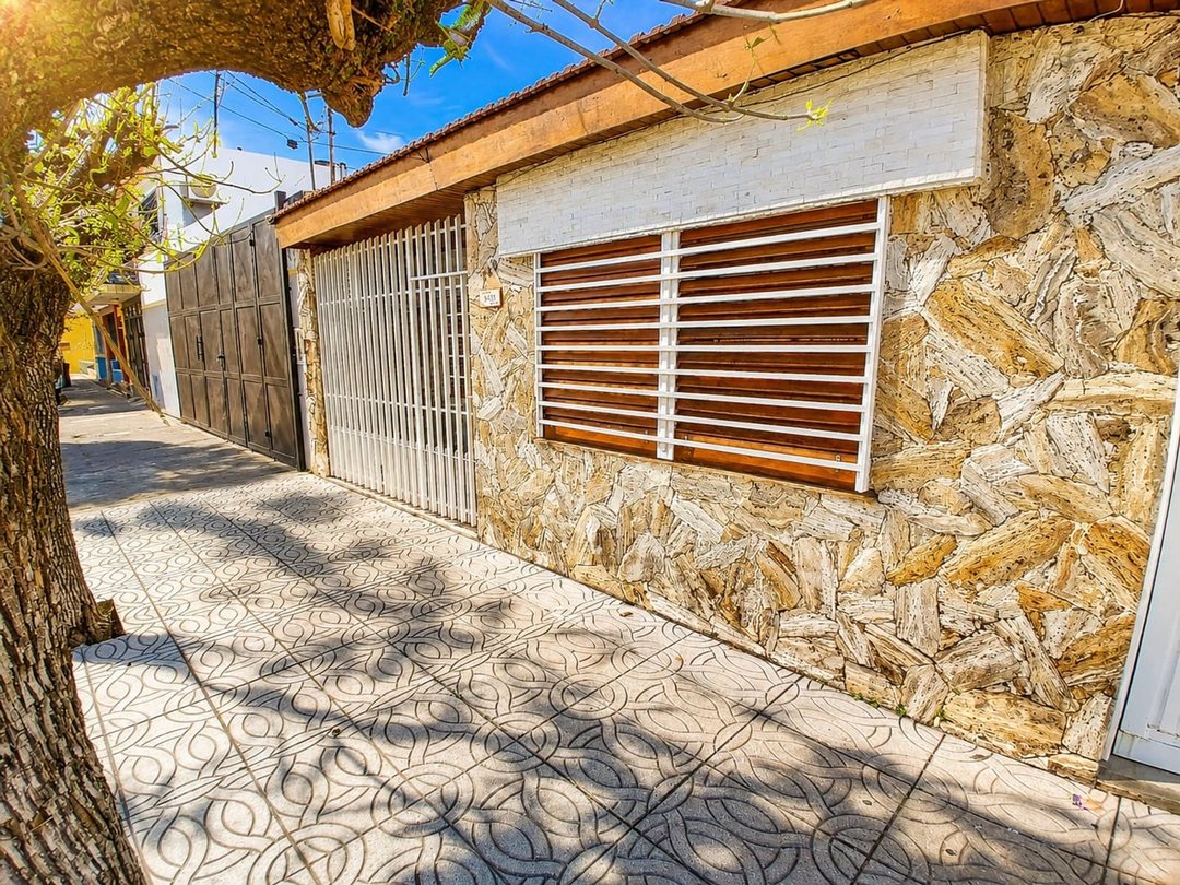 VENTA CASA 3 AMBIENTES CON DEPTO V. TESEI