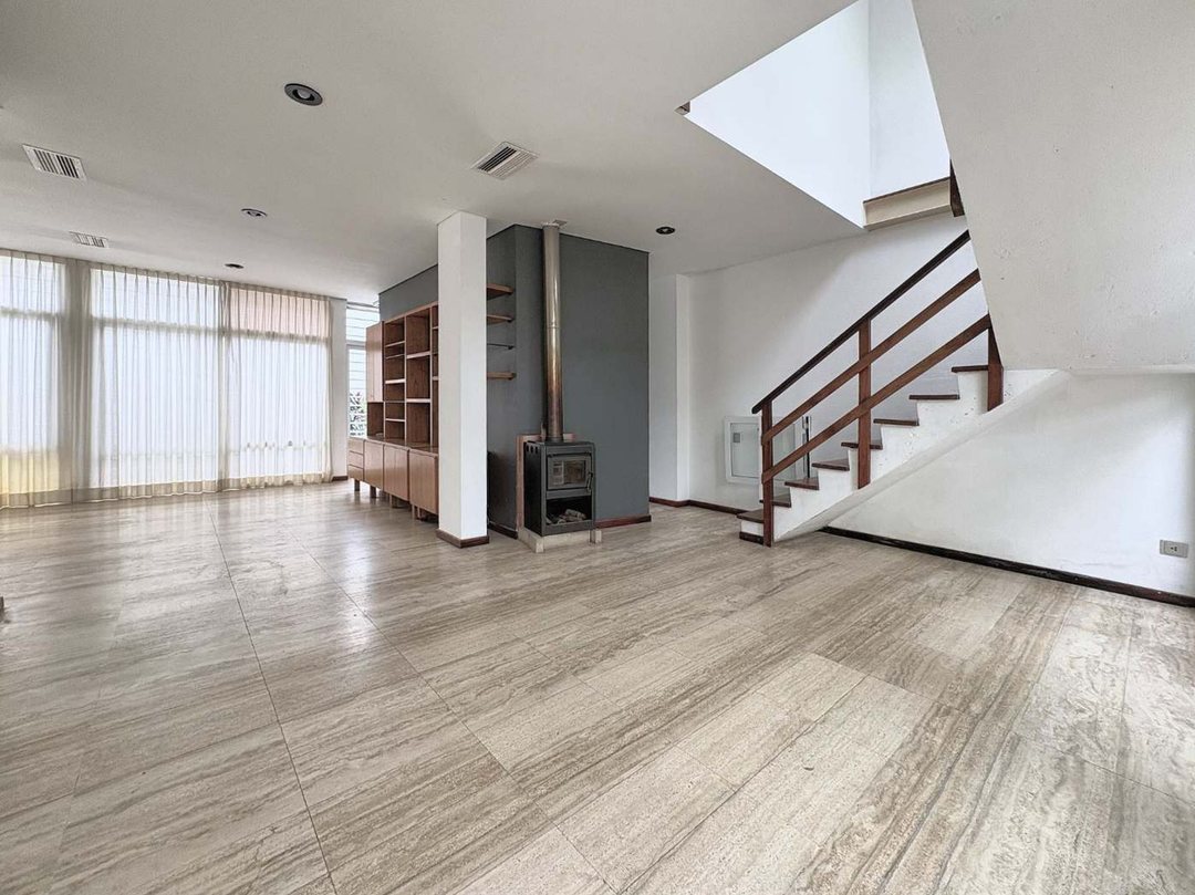 Hermosa Casa en Alquiler Villa Urquiza 5amb+coche