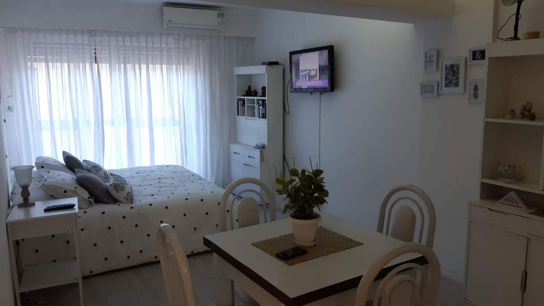ALQUILER MONOAMBIENTE AMOBLADO RECOLETA