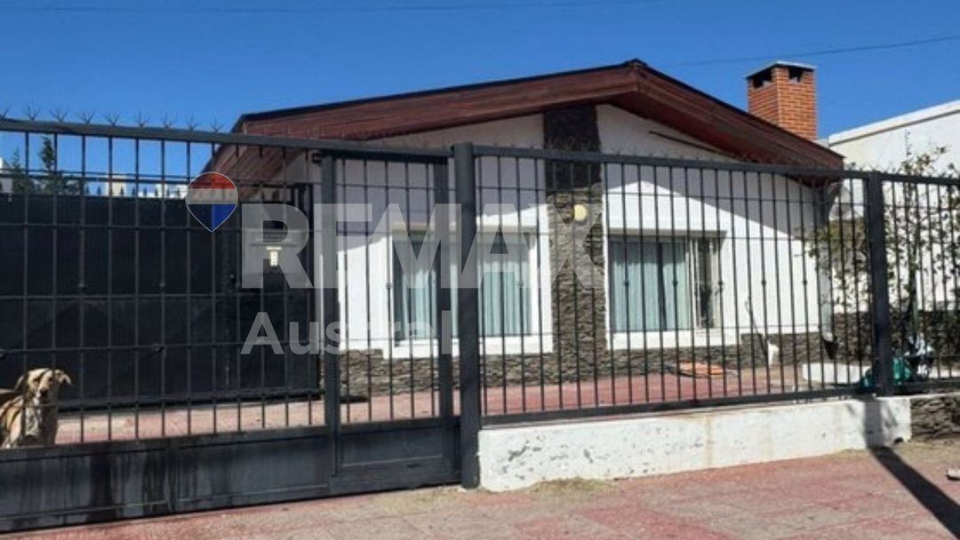 CASA RADA TILLY 3 DORMITORIOS CON QUINCHO