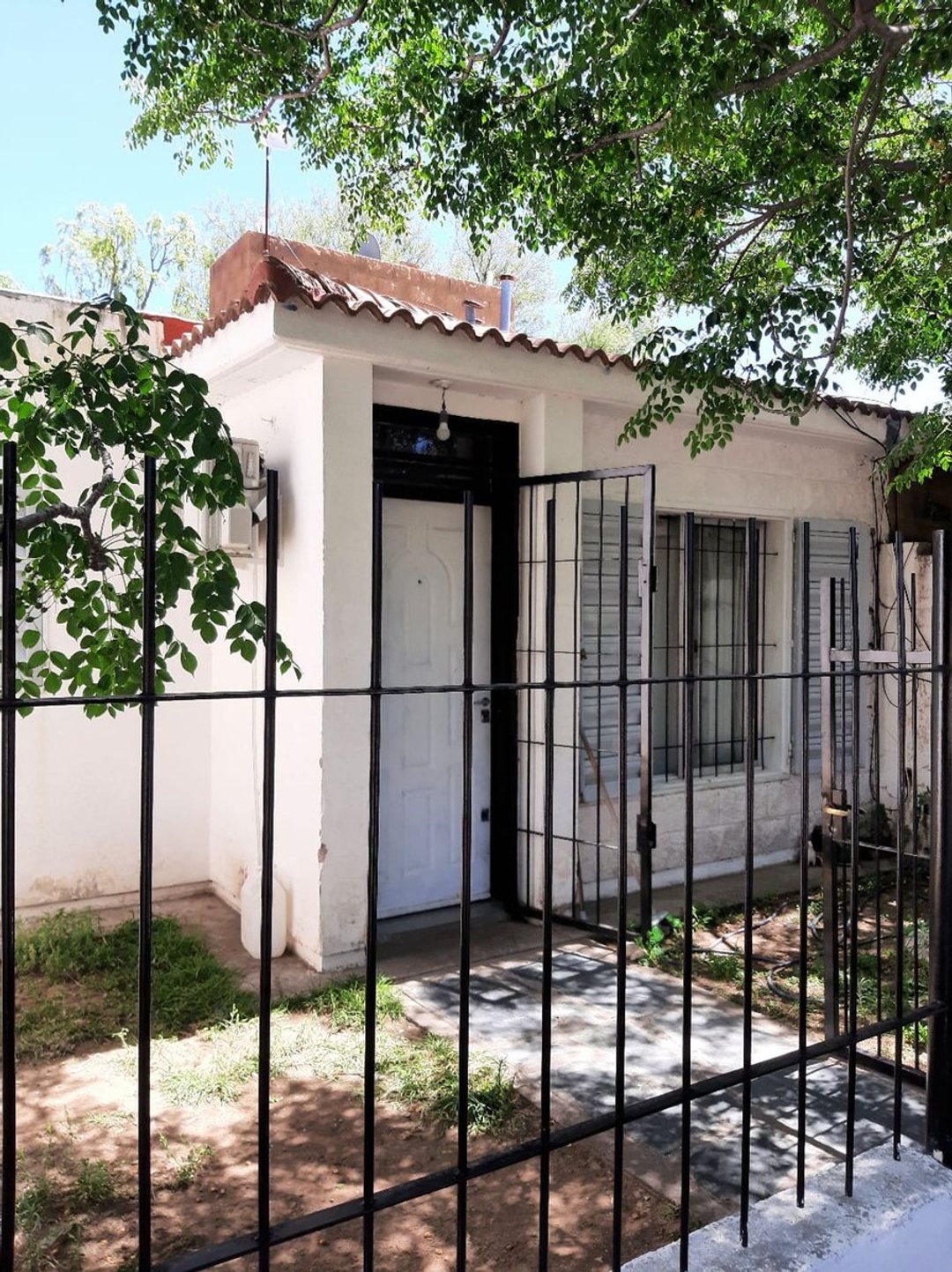 VENTA DE CASA + DEPTO (LOCAL) EN LA PUNTA