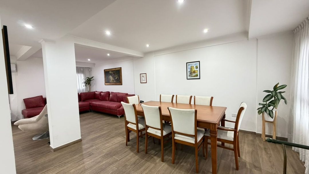EN VENTA PISO 4 AMB + DOS COCHERAS, LANUS OESTE