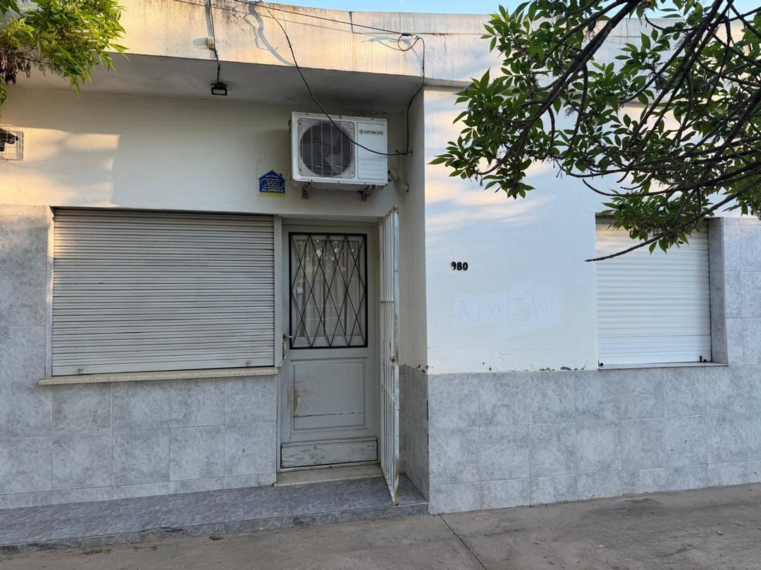 ALQUILER / CASA / 2 DORMITORIOS