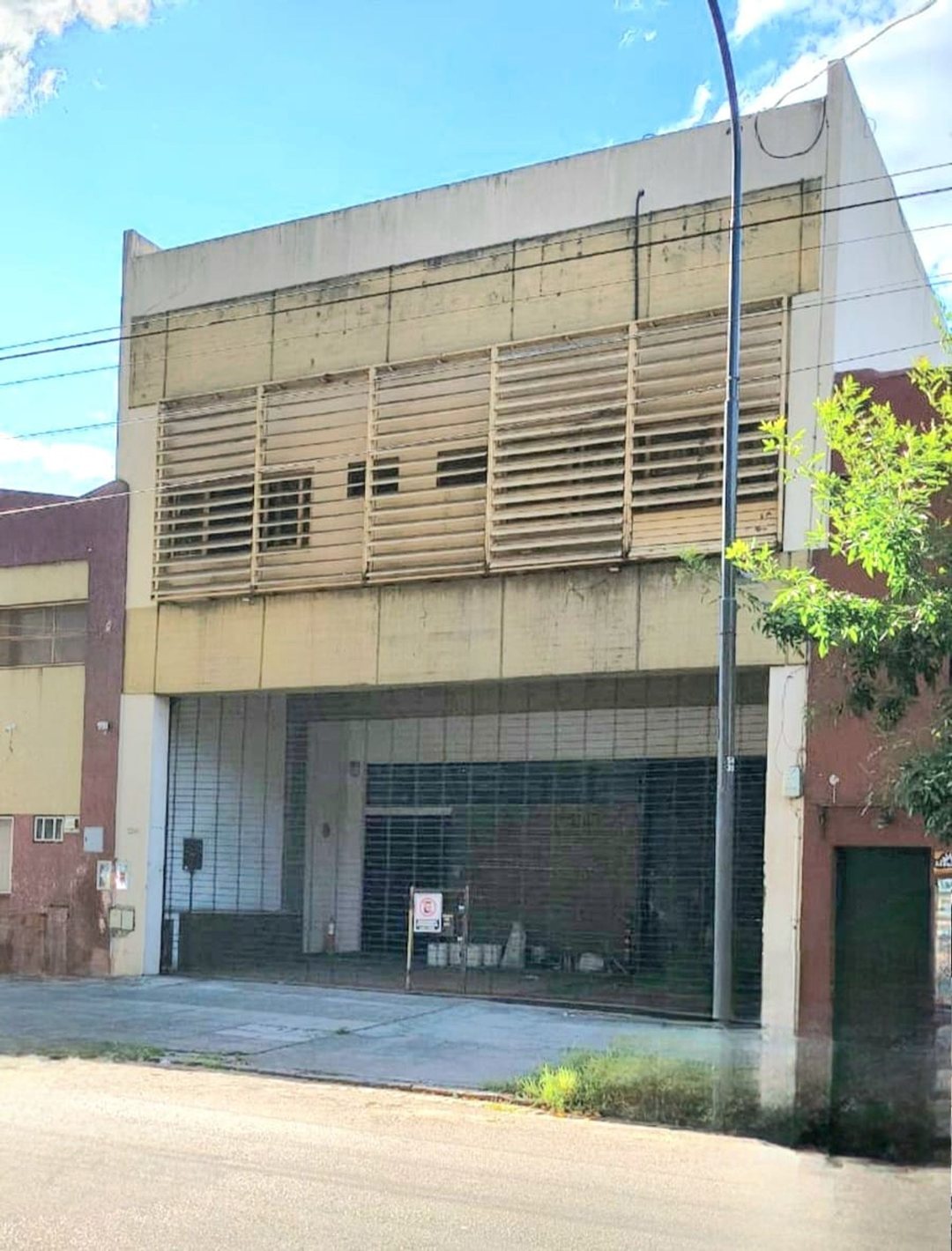GALPON INDUSTRIAL EN VENTA EN VILLA URQUIZA 400 M²