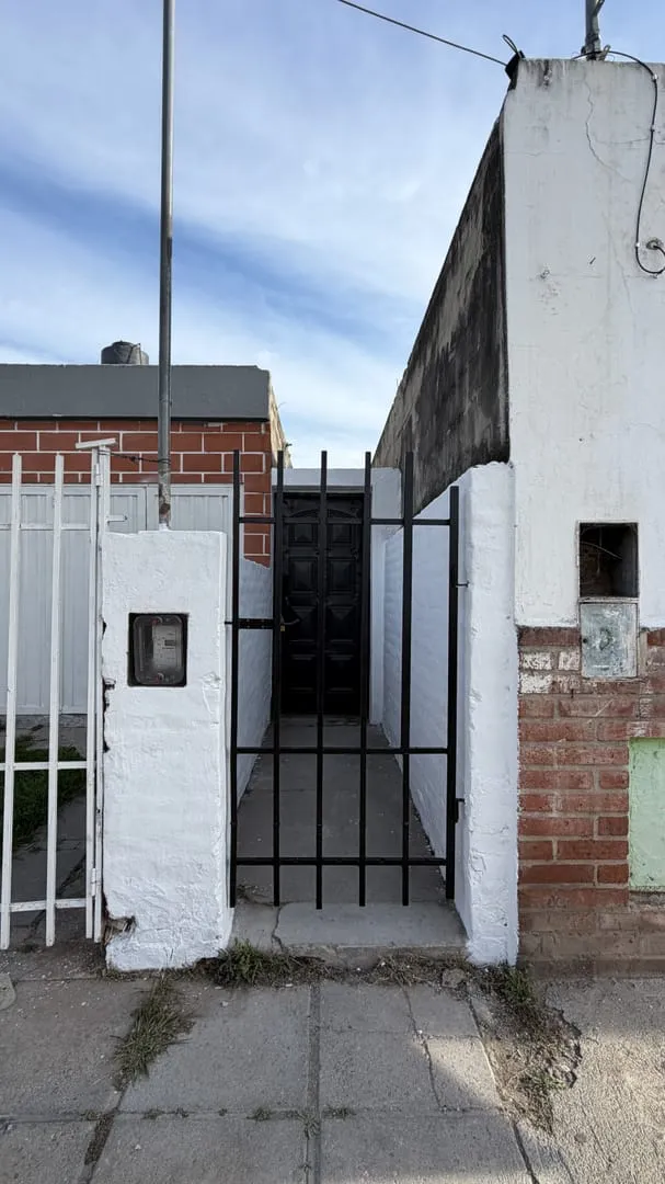 Casa en Alquiler 2 dormitorios Interna en Villa Alberdi