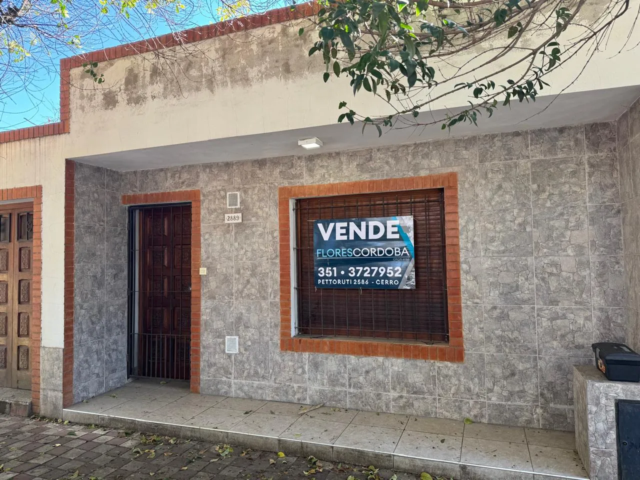 VENTA - OPORTUNIDAD - A Mts. DE GONGORA y GRANADEROS
