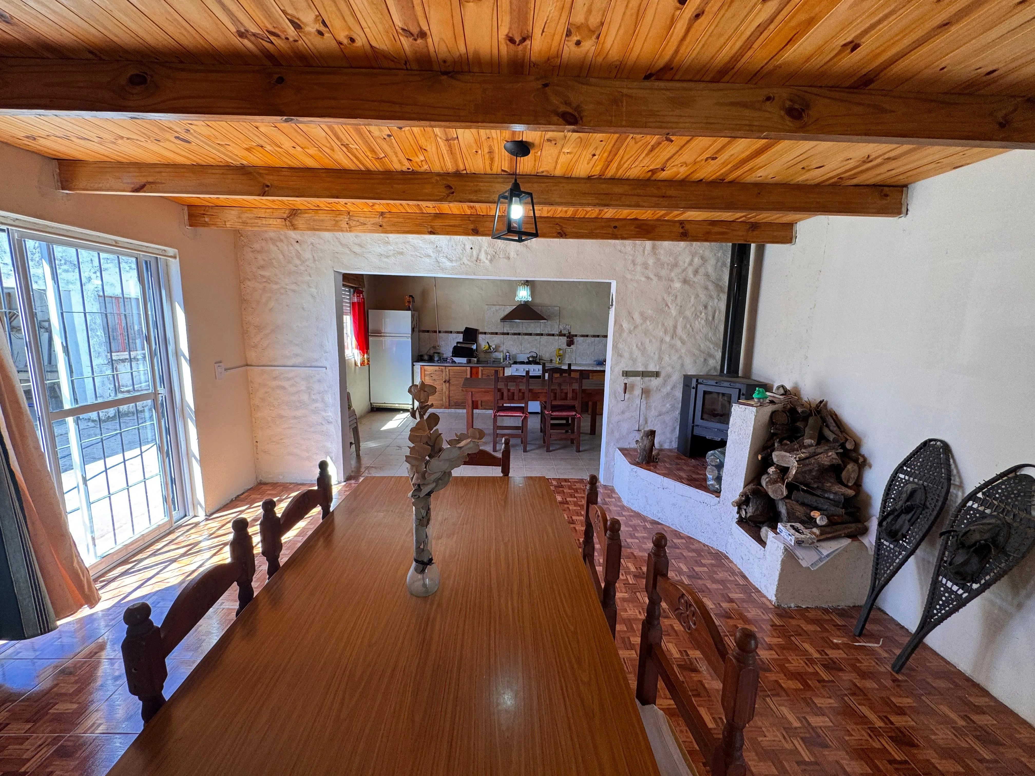 CASA APTA CRÉDITO HIPOTECARIO VILLA CARLOS PAZ-3 DORMITORIOS-PILETA-PATIO