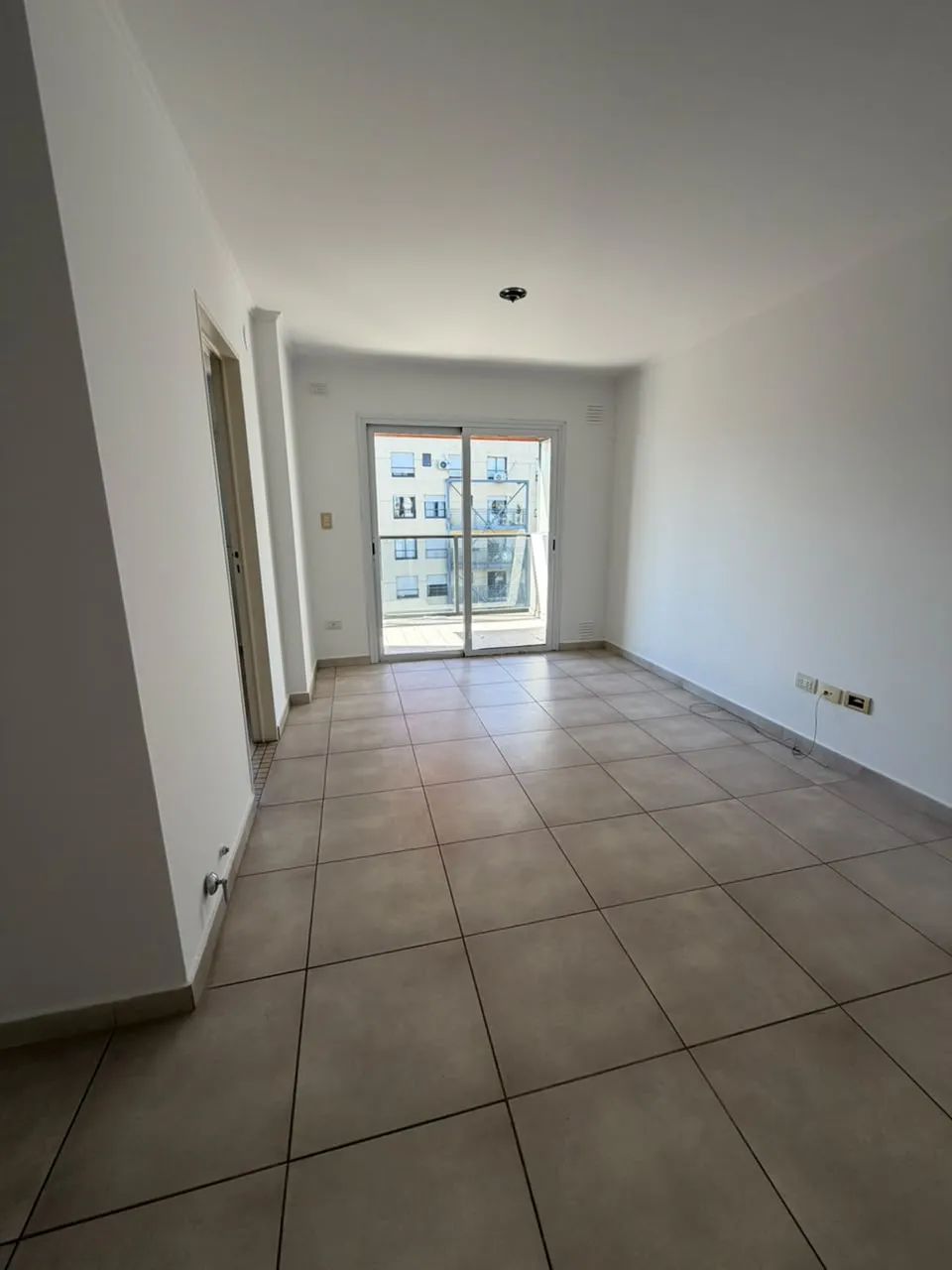 NAZARENO IV: 1 Dormitorio- Piso 10- Balcon