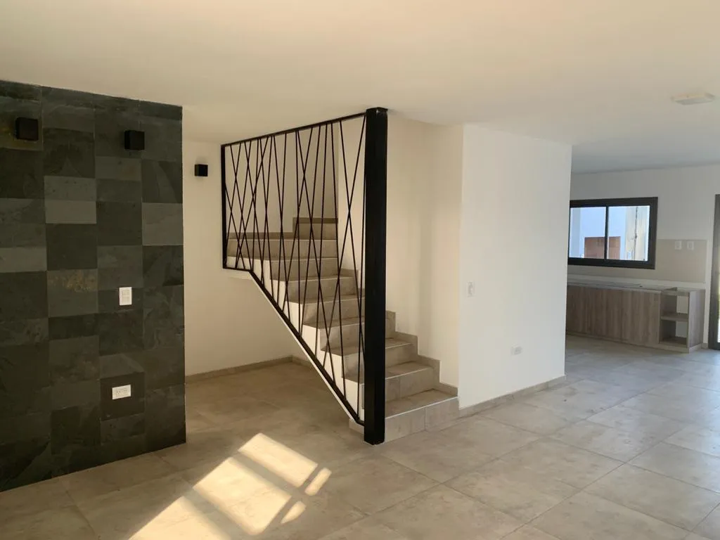 ALQUILO Dúplex 3 dorm. en DOCTA etapa 1 HERMOSA VISTA - 3 baños ingreso para vehículo patio c/asador