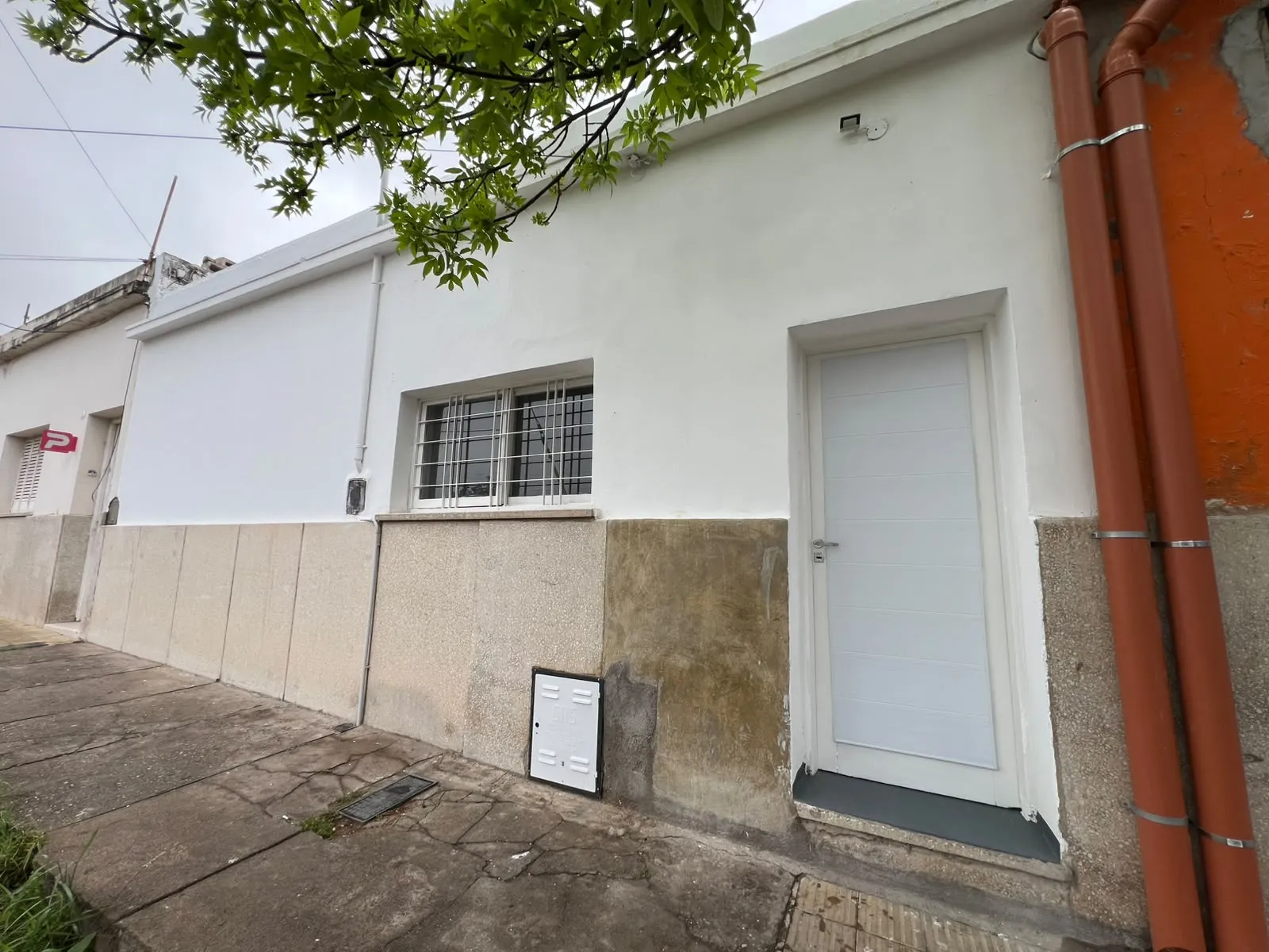 casa 1 dorm en alquiler Castro barros esquina obispo clara