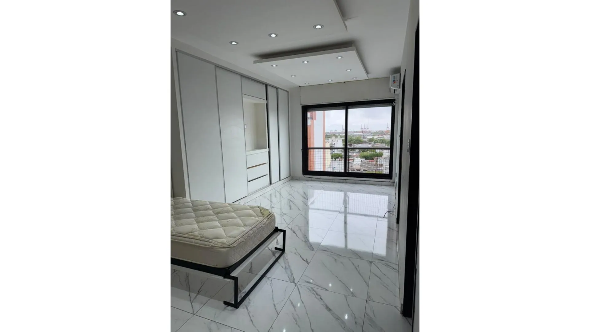 Alquiler de Departamento monoambiente-LUMINOSO!