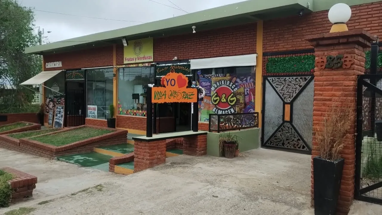 Alquilo local comercial en complejo abierto