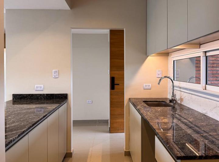 Casa · 407m² · 3 Dormitorios · 1 Cochera