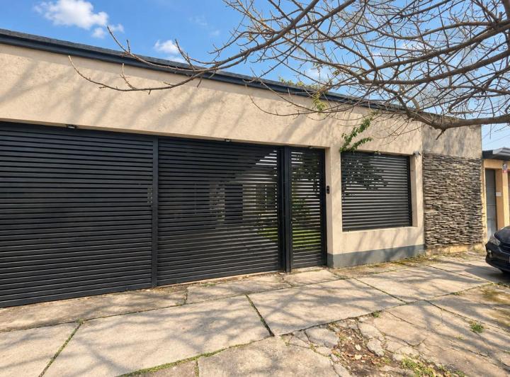 Casa · 120m² · 5 Ambientes · 2 Cocheras