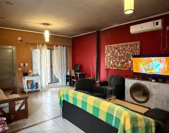 Casa · 147m² · 4 Ambientes · 2 Cocheras