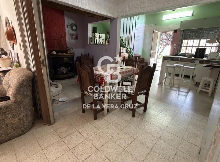 Casa · 128m² · 8 Ambientes