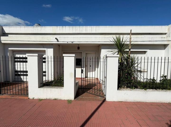 Casa · 145m² · 5 Ambientes · 1 Cochera
