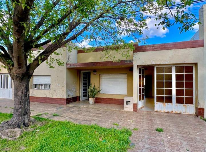 Casa · 130m² · 5 Ambientes · 1 Cochera