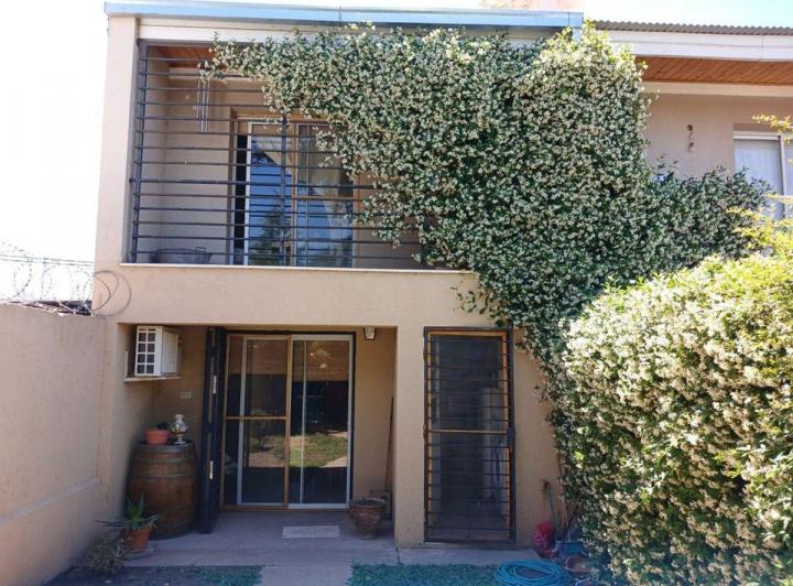 Casa · 98m² · 3 Ambientes · 2 Cocheras