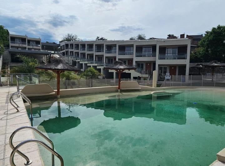 Casa · 1500m² · 46 Ambientes · 20 Cocheras