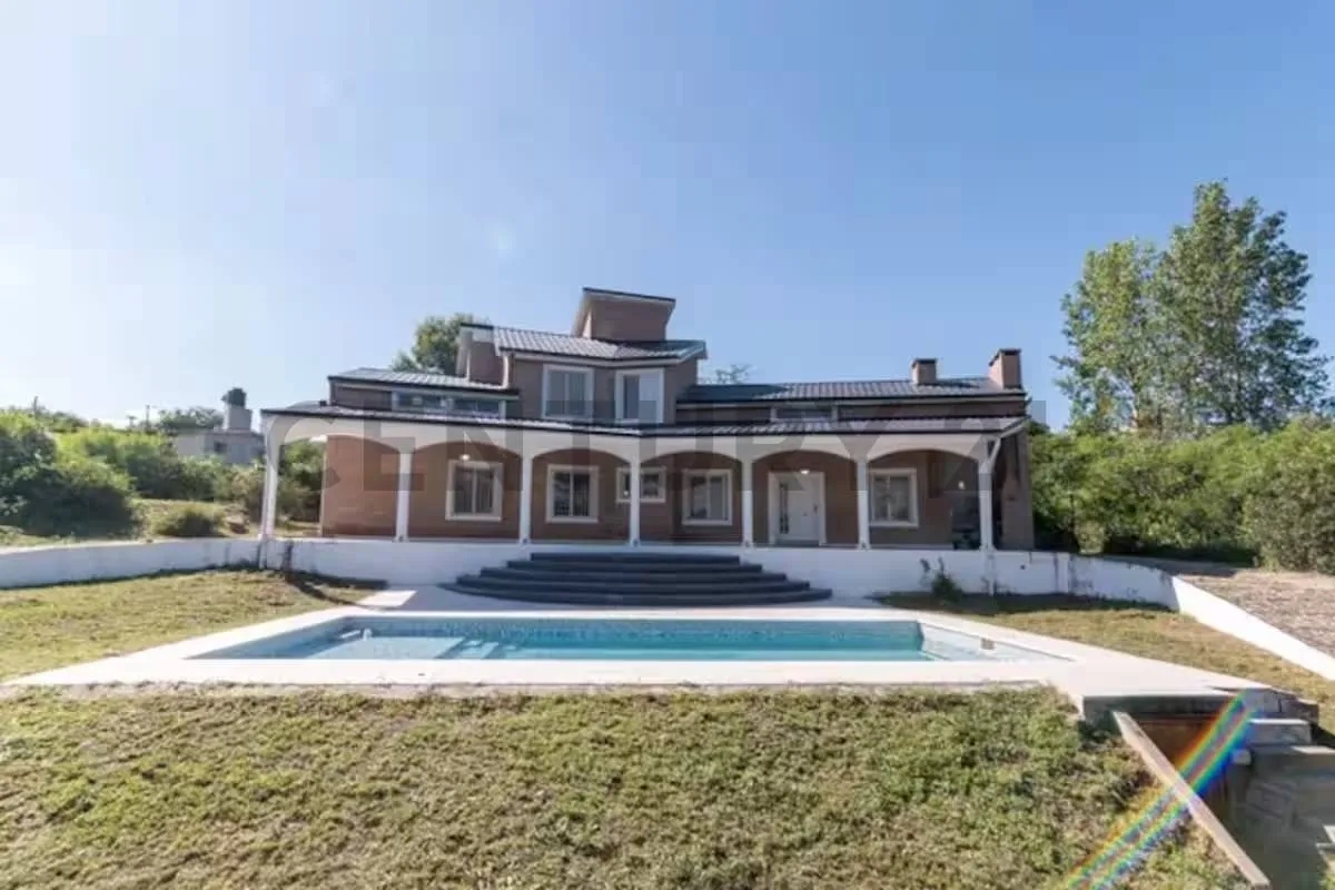 VENTA CASA, TANTI, 4 DORMITORIOS! CATEGORIA!