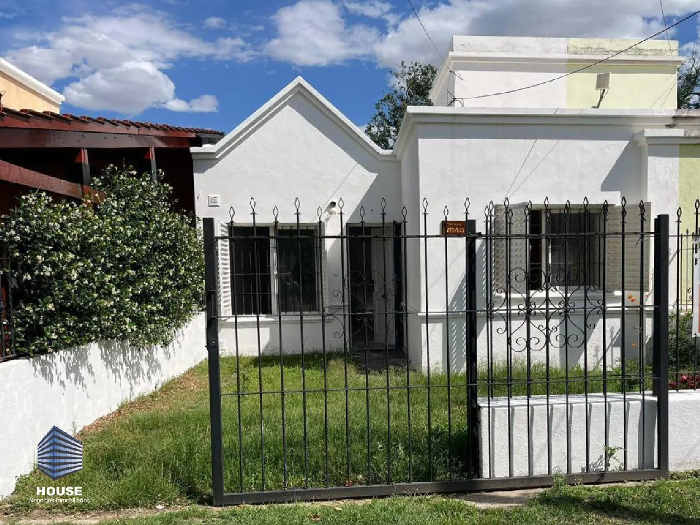 EN VENTA CASA DE 2 DORMITORIOS APTO CREDITO EN VILLA CORNU
