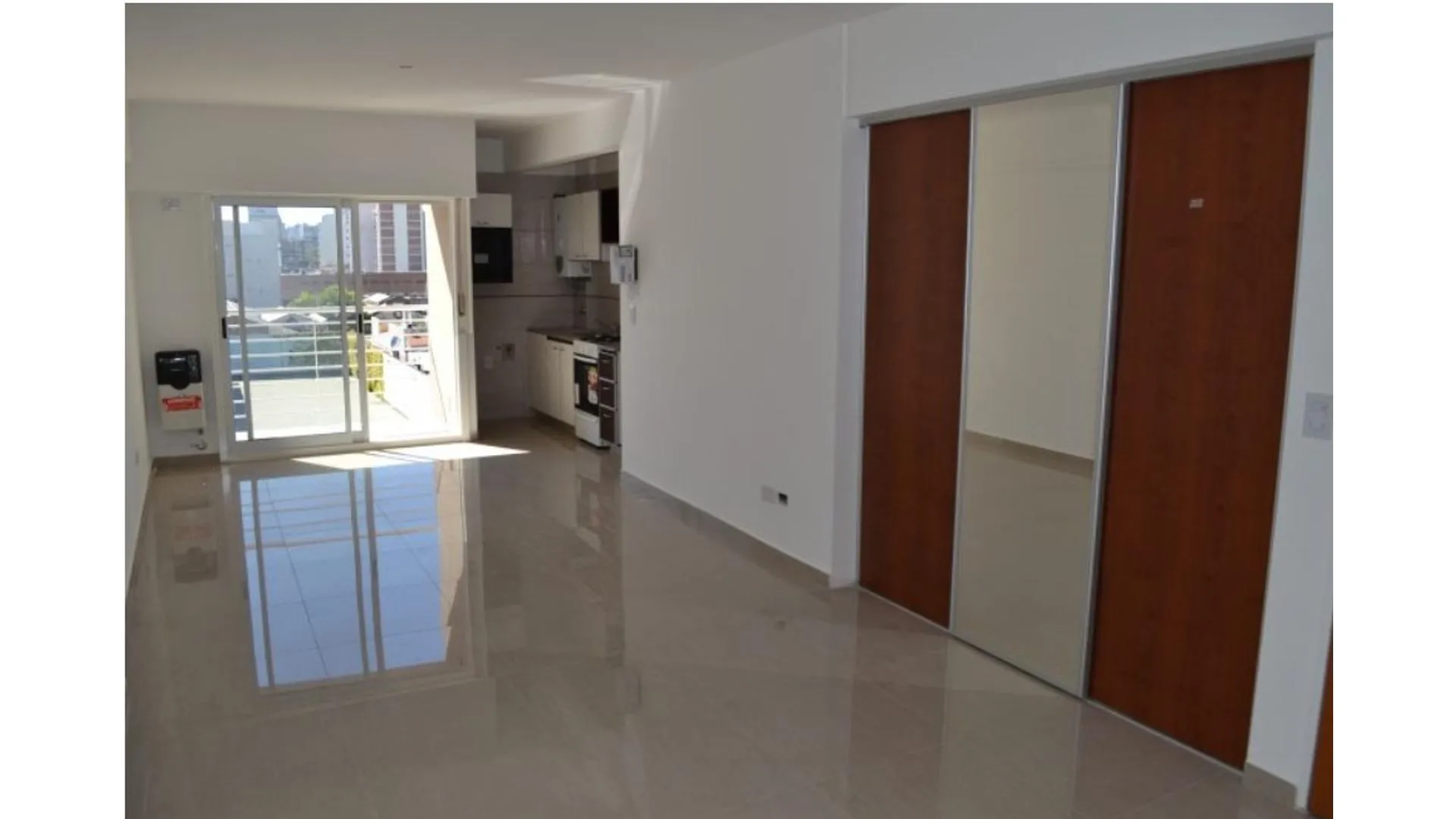 Venta Departamento  2 ambientes con balcón EN PATERNAL