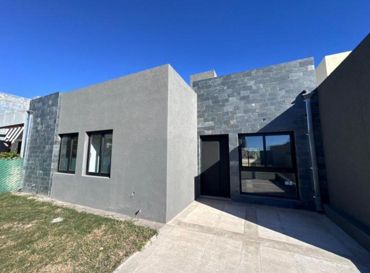 Casa · 114m² · 3 Ambientes · 2 Cocheras