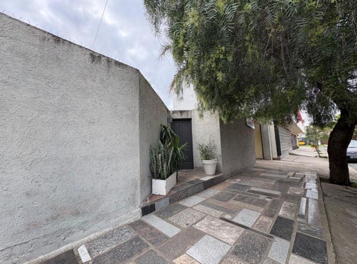 Casa · 120m² · 1 Ambiente · 2 Cocheras