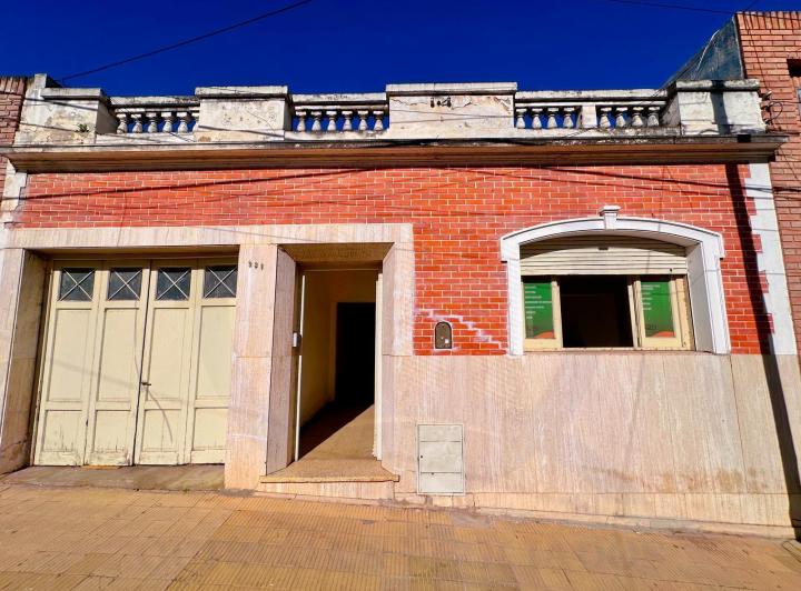 Casa · 306m² · 6 Ambientes · 1 Cochera