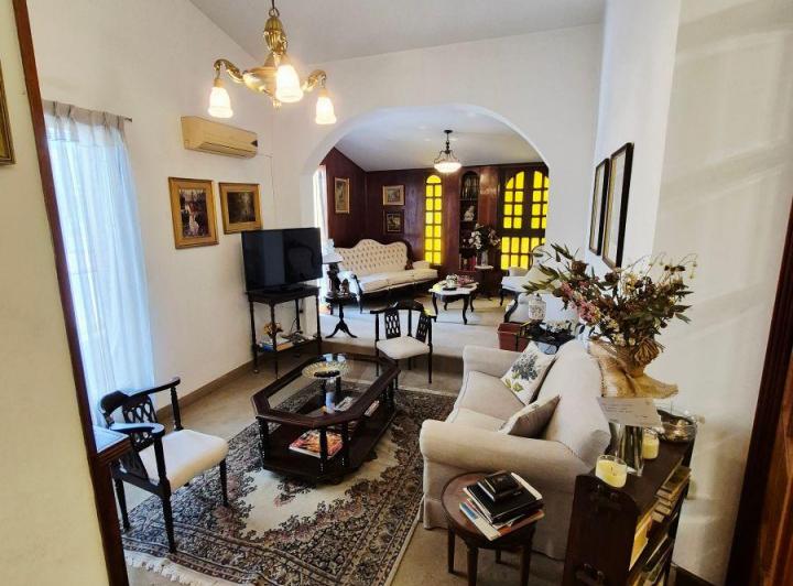 Casa · 189m² · 13 Ambientes · 1 Cochera
