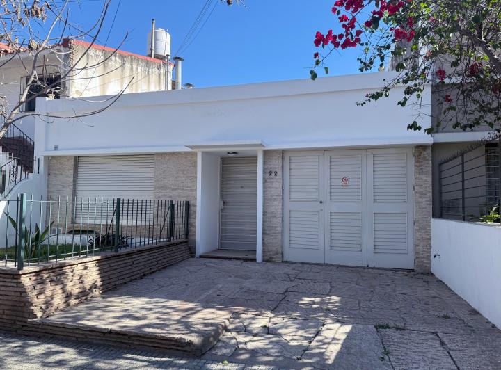 Casa · 1m² · 6 Ambientes · 1 Cochera