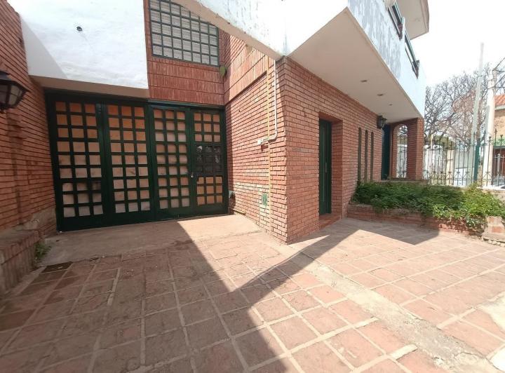 Local comercial · 110m² · 1 Cochera
