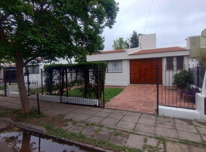 Casa · 161m² · 6 Ambientes · 1 Cochera