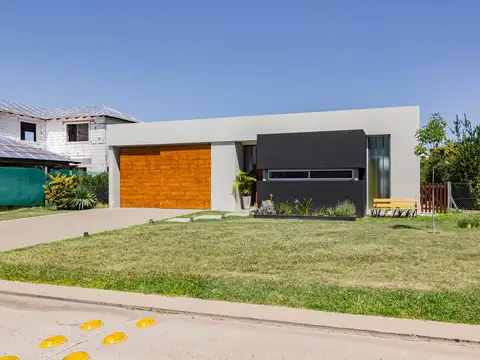 Casa en Alquiler en San Sebastian, Rosario
