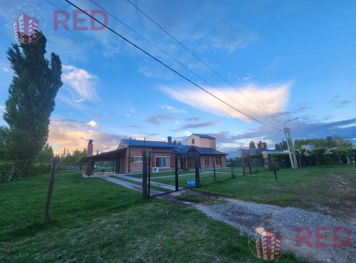 Casa · 264m² · 5 Ambientes · 1 Cochera