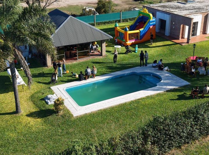 Casa · 500m² · 15 Ambientes · 6 Cocheras