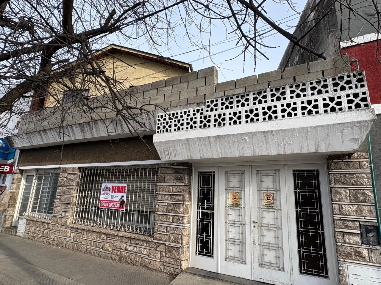 Vendo Casa 3 dorm sobre Av. Alem al 700, B° Gral. Bustos