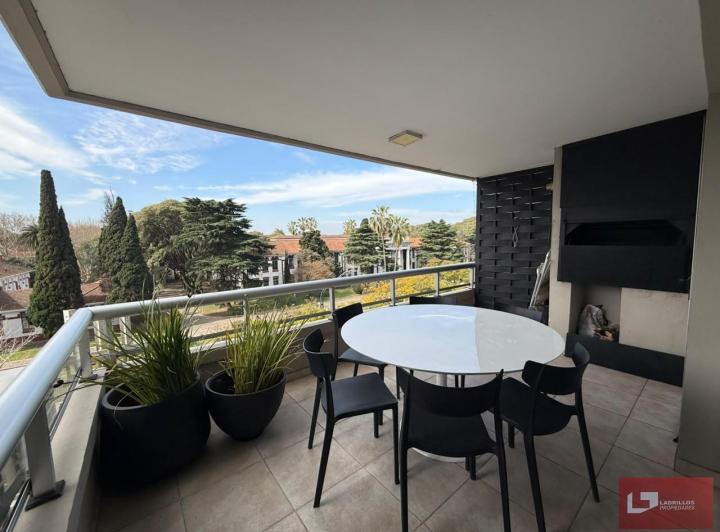 Departamento · 100m² · 4 Ambientes · 1 Cochera