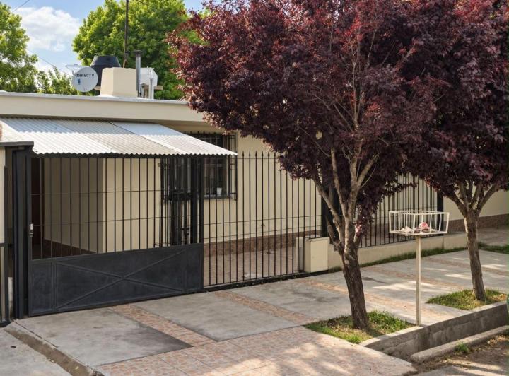 Casa · 121m² · 4 Ambientes · 1 Cochera