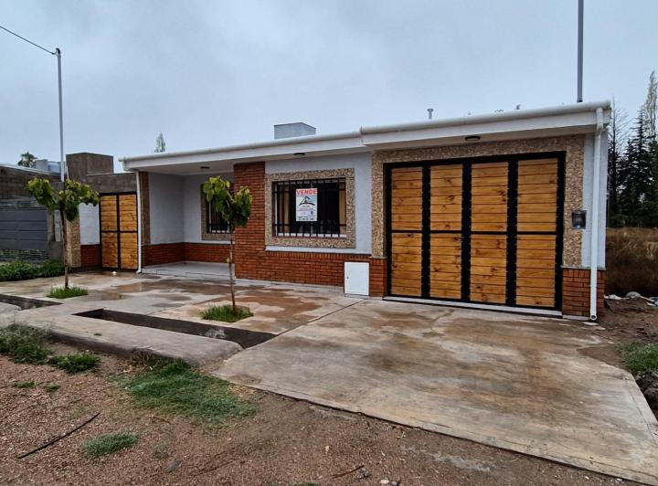 Casa · 109m² · 3 Dormitorios · 2 Cocheras