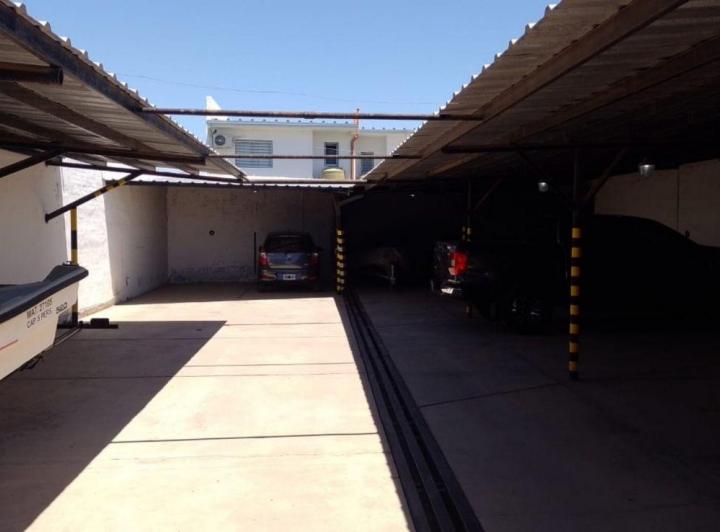 Garage · 280m²