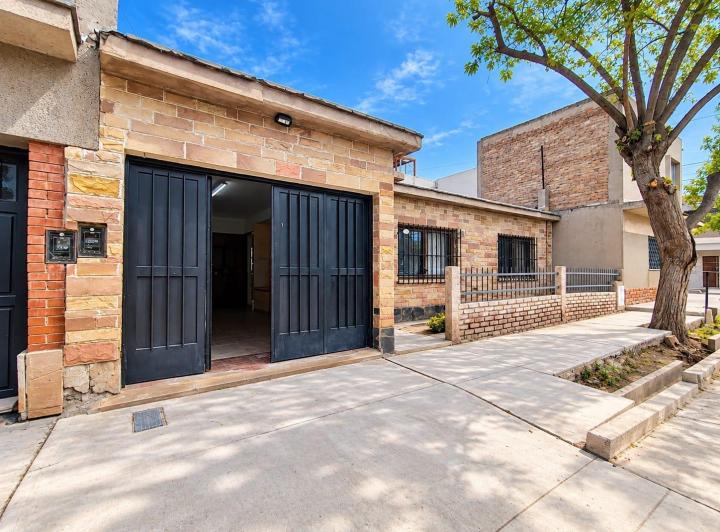 Casa · 120m² · 5 Ambientes · 1 Cochera