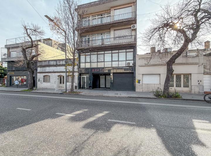 Local comercial · 588m² · 10 Ambientes · 1 Cochera