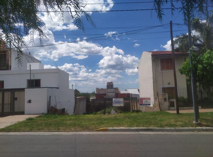 Terreno · 230m²